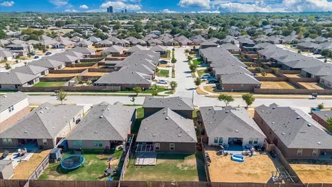 View/Area - 220 Evers Way, Denton, TX 76207 photo 2 of 3