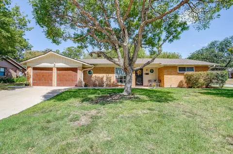 4413 Angus Dr, Fort Worth, TX 76116