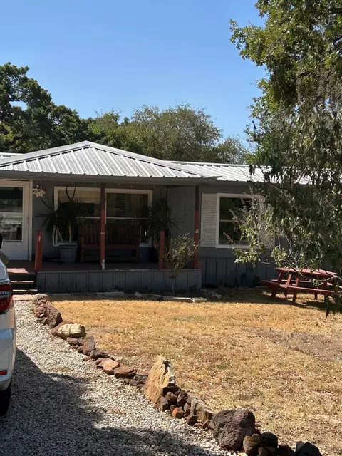 3716 Falconcrest Dr, Joshua, TX 76058