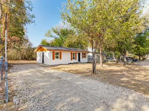 5217 Landino St, Sansom Park, TX 76114