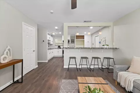 1900 Alan A Dale Rd, Arlington, TX 76013