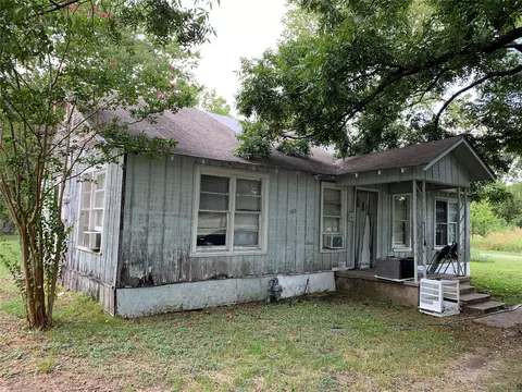 100 S Wright Ave, Kerens, TX 75144