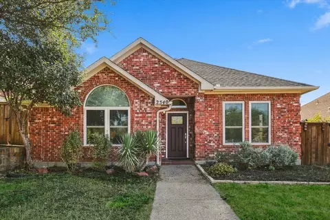 2540 Plumdale Dr, Carrollton, TX 75006