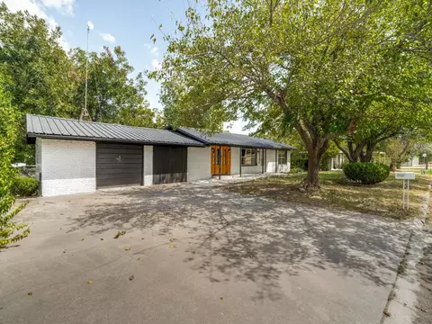107 N Avenue P, Clifton, TX 76634