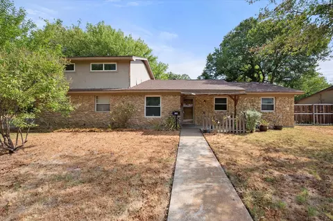 144 Jill Ann Dr, Burleson, TX 76028