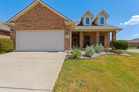 6200 Charisma Ct, Fort Worth, TX 76131