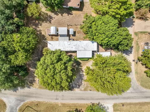 1709 E Apache Trl, Granbury, TX 76048 photo 32