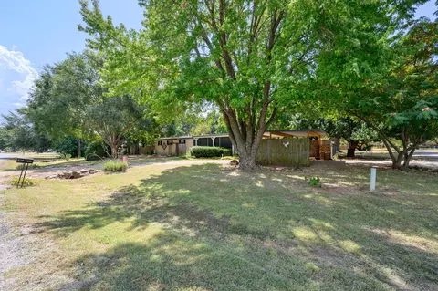 1709 E Apache Trl, Granbury, TX 76048 photo 30
