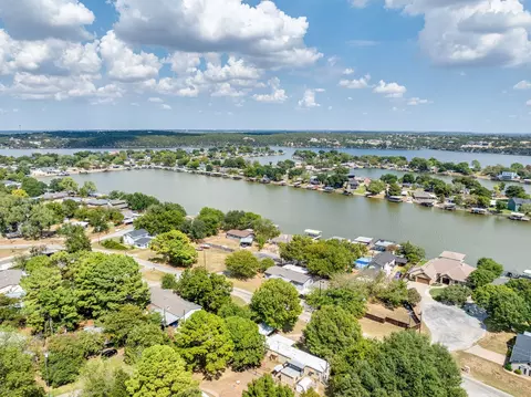 1709 E Apache Trl, Granbury, TX 76048 photo 34