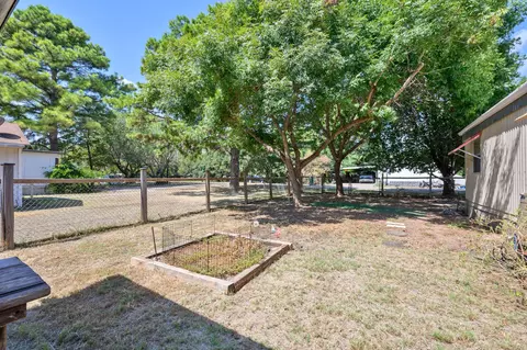 1709 E Apache Trl, Granbury, TX 76048 photo 28