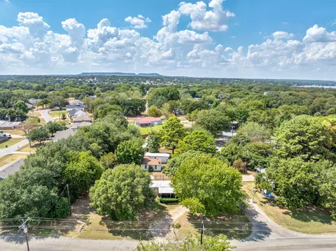 1709 E Apache Trl, Granbury, TX 76048 photo 33
