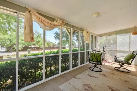 1709 E Apache Trl, Granbury, TX 76048 photo 5