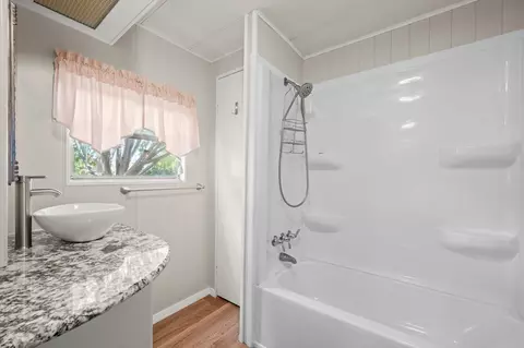 1709 E Apache Trl, Granbury, TX 76048 photo 9