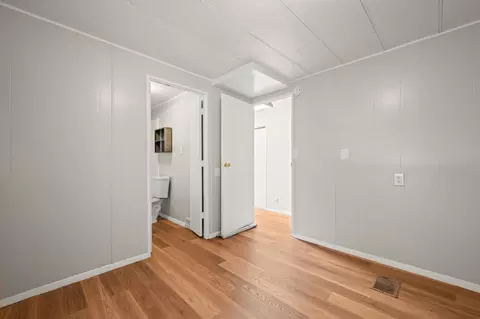 1709 E Apache Trl, Granbury, TX 76048 photo 8