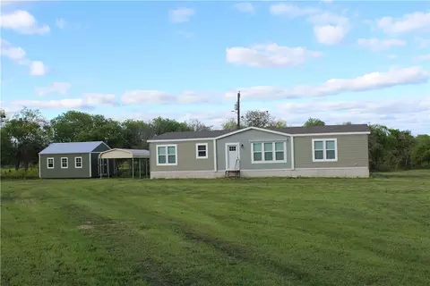 165 Bluhm Rd, West, TX 76691