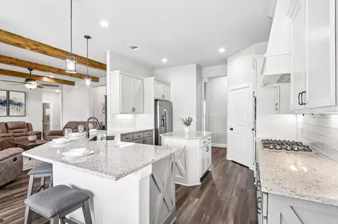 Kitchen - 10189 Kildee Trl, Sanger, TX 76266 photo 2 of 7
