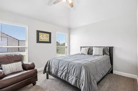 Bedroom - 10189 Kildee Trl, Sanger, TX 76266 photo 2 of 2
