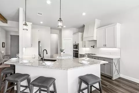 Kitchen - 10189 Kildee Trl, Sanger, TX 76266 photo 3 of 7