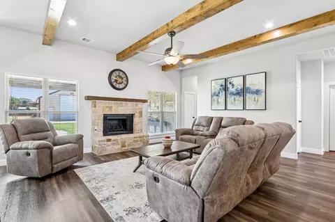 Living - 10189 Kildee Trl, Sanger, TX 76266 photo 1 of 2
