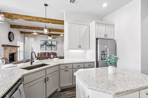 Kitchen - 10189 Kildee Trl, Sanger, TX 76266 photo 7 of 7
