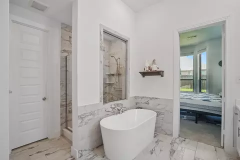 Bath - 9409 Excursion Dr, Oak Point, TX 75068 photo 1 of 6
