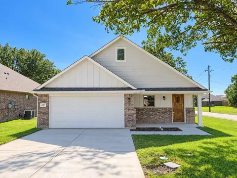 493 W Jefferson St, Van Alstyne, TX 75495