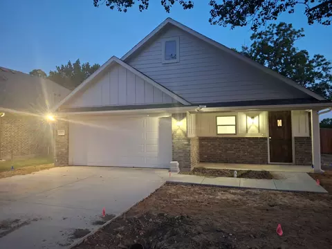493 W Jefferson St, Van Alstyne, TX 75495