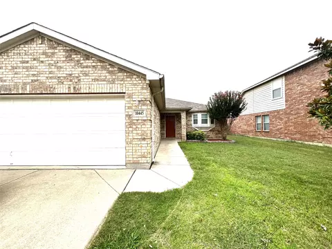 10445 Hideaway Trl, Fort Worth, TX 76131