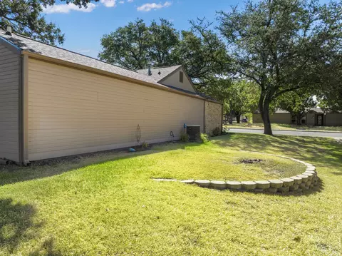 Exterior - 3311 Chimney Place Dr, Waco, TX 76708 photo 9 of 10