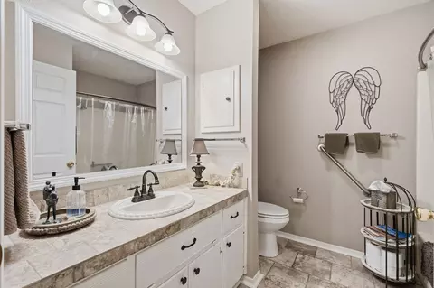 Bath - 3311 Chimney Place Dr, Waco, TX 76708 photo 2 of 4