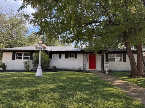 4928 Ira St, Haltom City, TX 76117