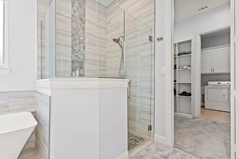 Bath - 209 Devonshire St, Mount Pleasant, TX 75455 photo 4 of 7