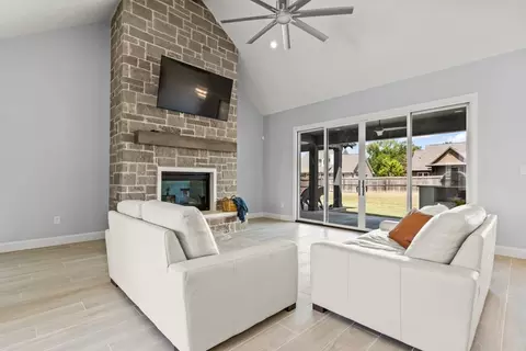 Living - 209 Devonshire St, Mount Pleasant, TX 75455 photo 1 of 1