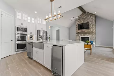 Kitchen - 209 Devonshire St, Mount Pleasant, TX 75455 photo 4 of 4