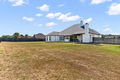 Exterior - 209 Devonshire St, Mount Pleasant, TX 75455 photo 2 of 5
