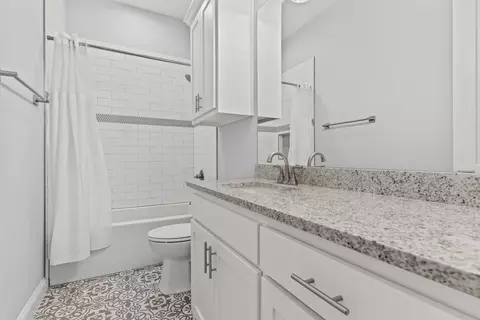Bath - 209 Devonshire St, Mount Pleasant, TX 75455 photo 6 of 7