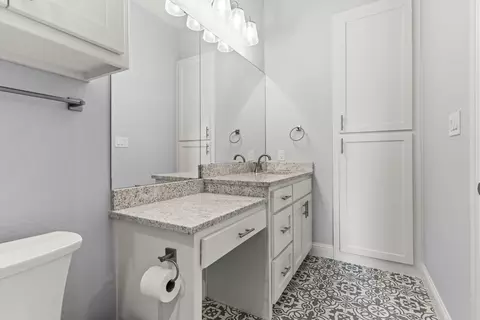 Bath - 209 Devonshire St, Mount Pleasant, TX 75455 photo 5 of 7
