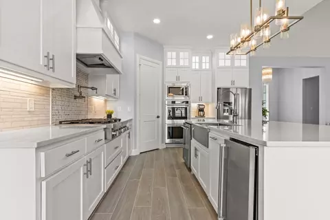 Kitchen - 209 Devonshire St, Mount Pleasant, TX 75455 photo 3 of 4