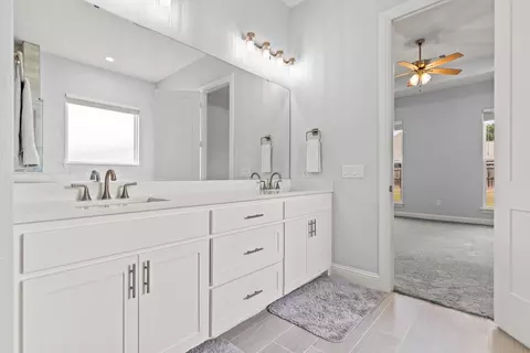 Bath - 209 Devonshire St, Mount Pleasant, TX 75455 photo 1 of 7