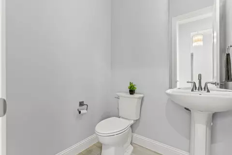 Bath - 209 Devonshire St, Mount Pleasant, TX 75455 photo 7 of 7