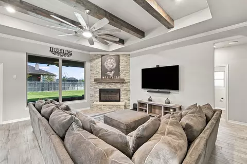Living - 400 Juniper Dr, Troy, TX 76579 photo 1 of 3