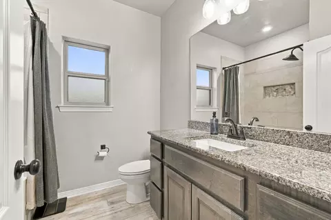 Bath - 400 Juniper Dr, Troy, TX 76579 photo 3 of 3