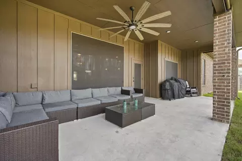 Exterior - 400 Juniper Dr, Troy, TX 76579 photo 3 of 5