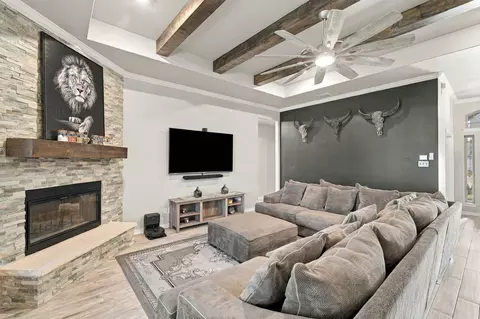 Living - 400 Juniper Dr, Troy, TX 76579 photo 2 of 3