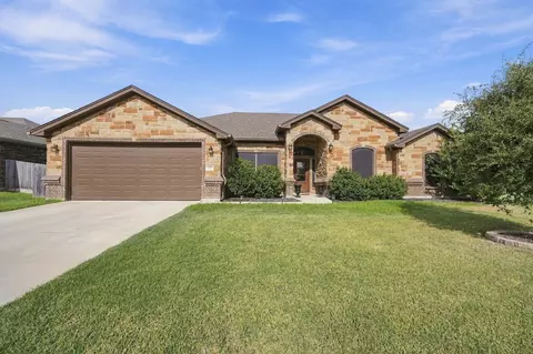 Exterior - 400 Juniper Dr, Troy, TX 76579 photo 4 of 5
