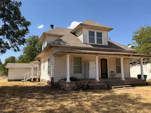 401 N Stratton St, Seymour, TX 76380