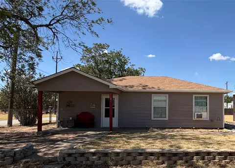1101 N Stratton St, Seymour, TX 76380