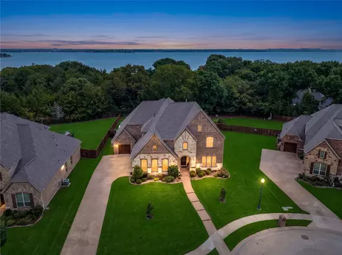9002 Forest Park Ct, Rowlett, TX 75089