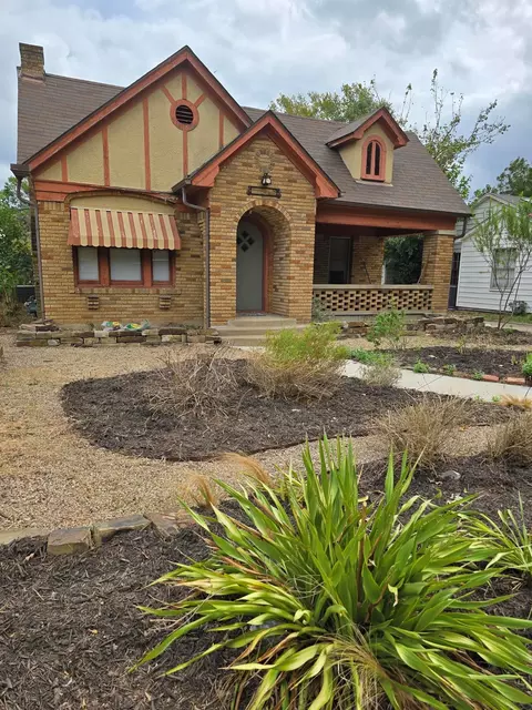 320 Emma St, Fort Worth, TX 76111