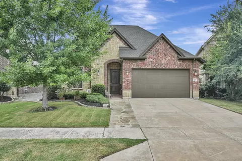 409 Middleton Dr, Roanoke, TX 76262